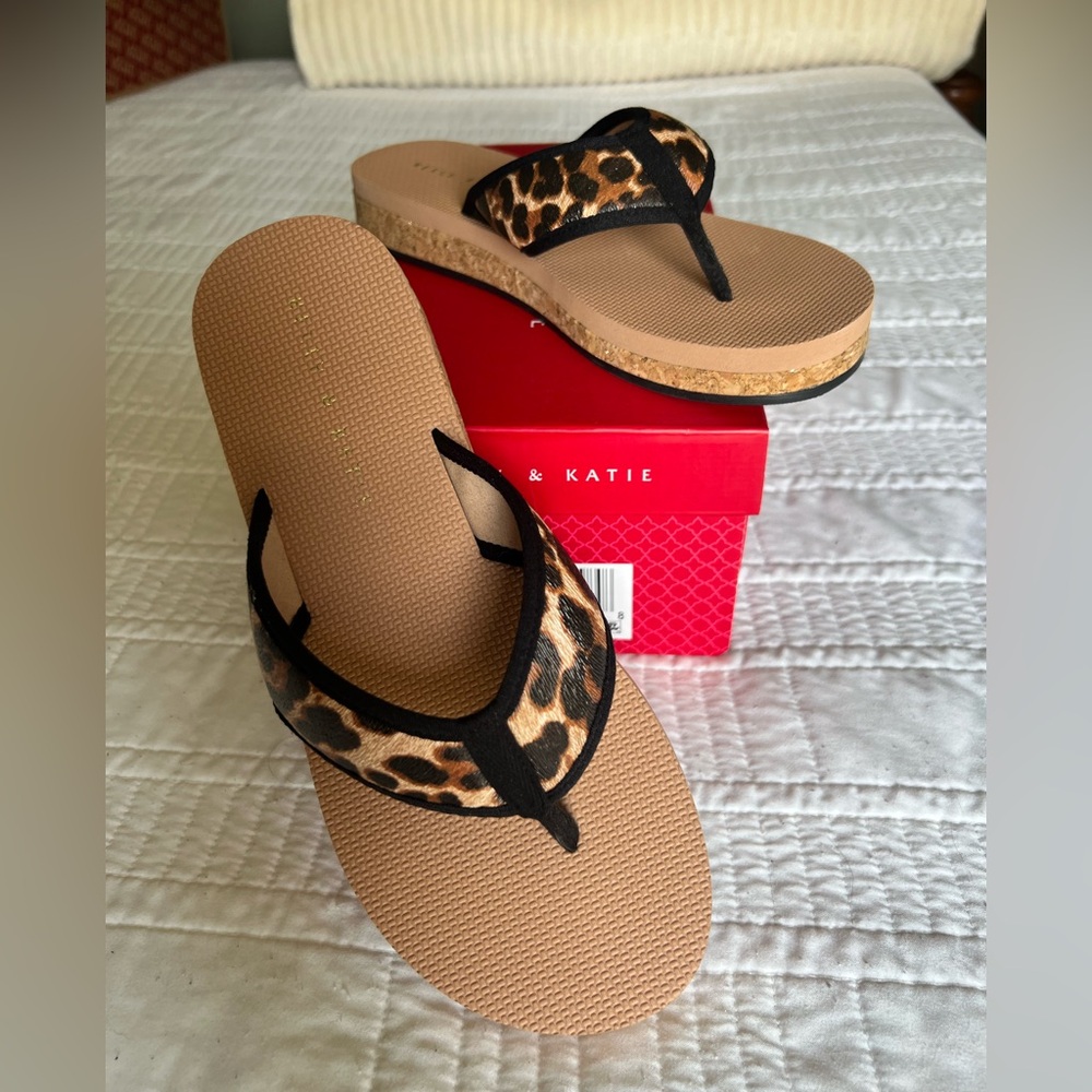NWT Kelly & Katie cheetah flip flop Sandals